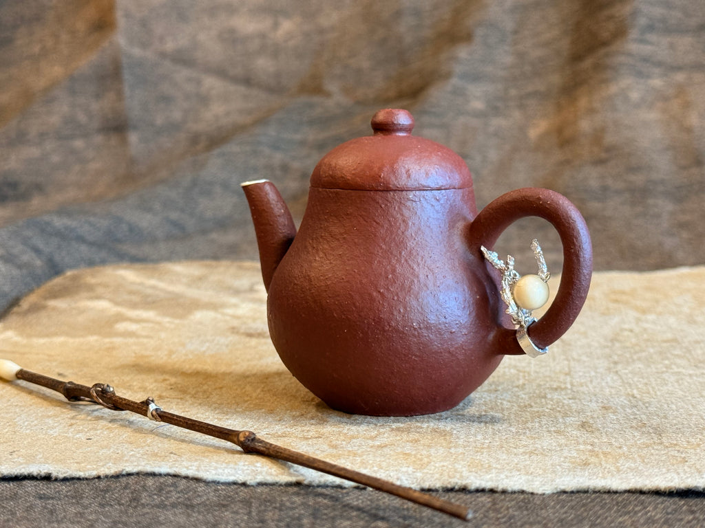 Handbuilt Teapot with Silver Detail 朱泥银芽手工壶